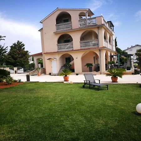 Villa Meli - Apartments Mit Meerblick Medulin Exterior photo